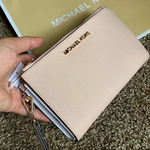 Last one ‼️🎉 MK  ballet color 💓 - Picture 2 of 5